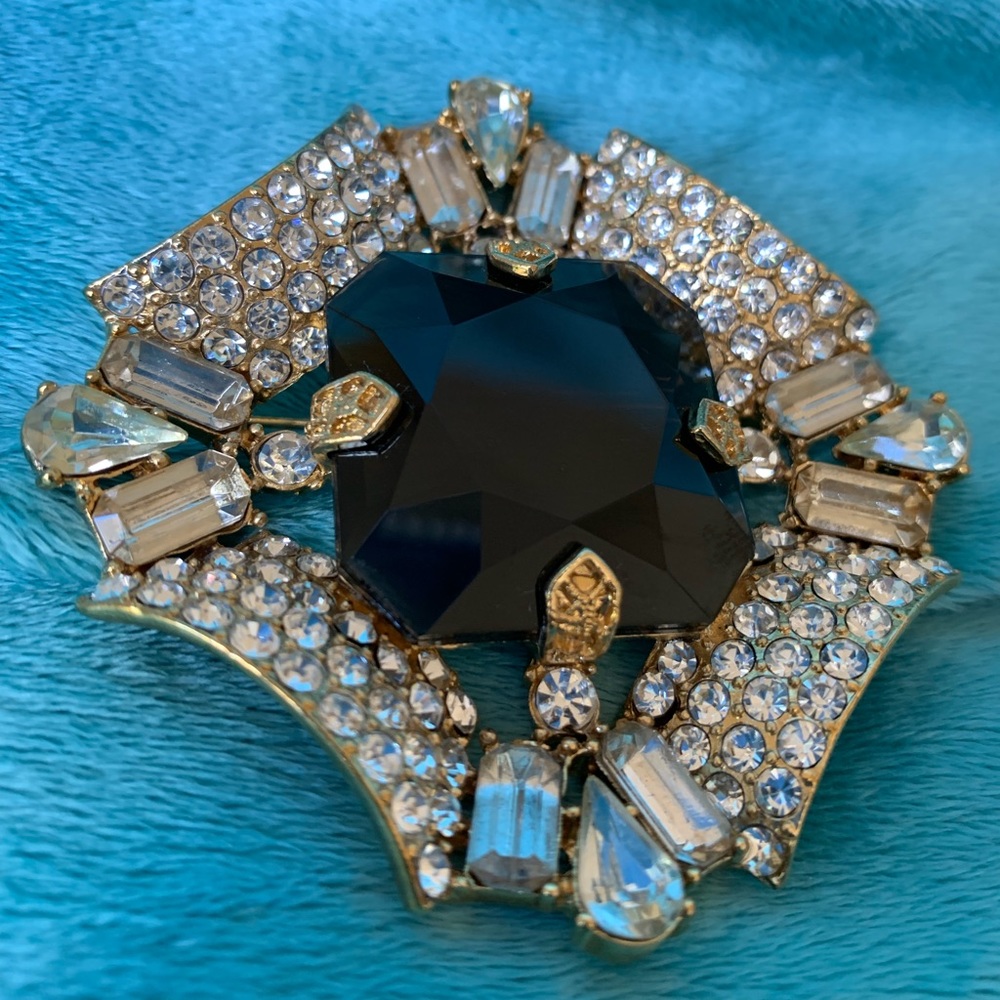 ✨Vintage Green & Gold Crystal Brooch✨
